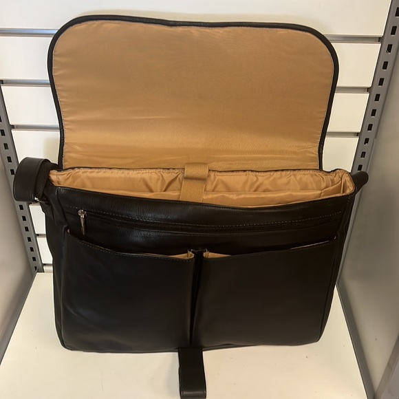 100% Genuine Leather Laptop Bag-Black 18” - Picture 9 of 13